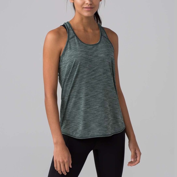 Lululemon Essential Tank Sz 8 - Picture 2 of 8